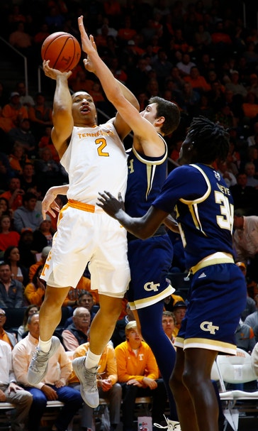 Defense carries No. 5 Tennessee past Georgia Tech 66-53